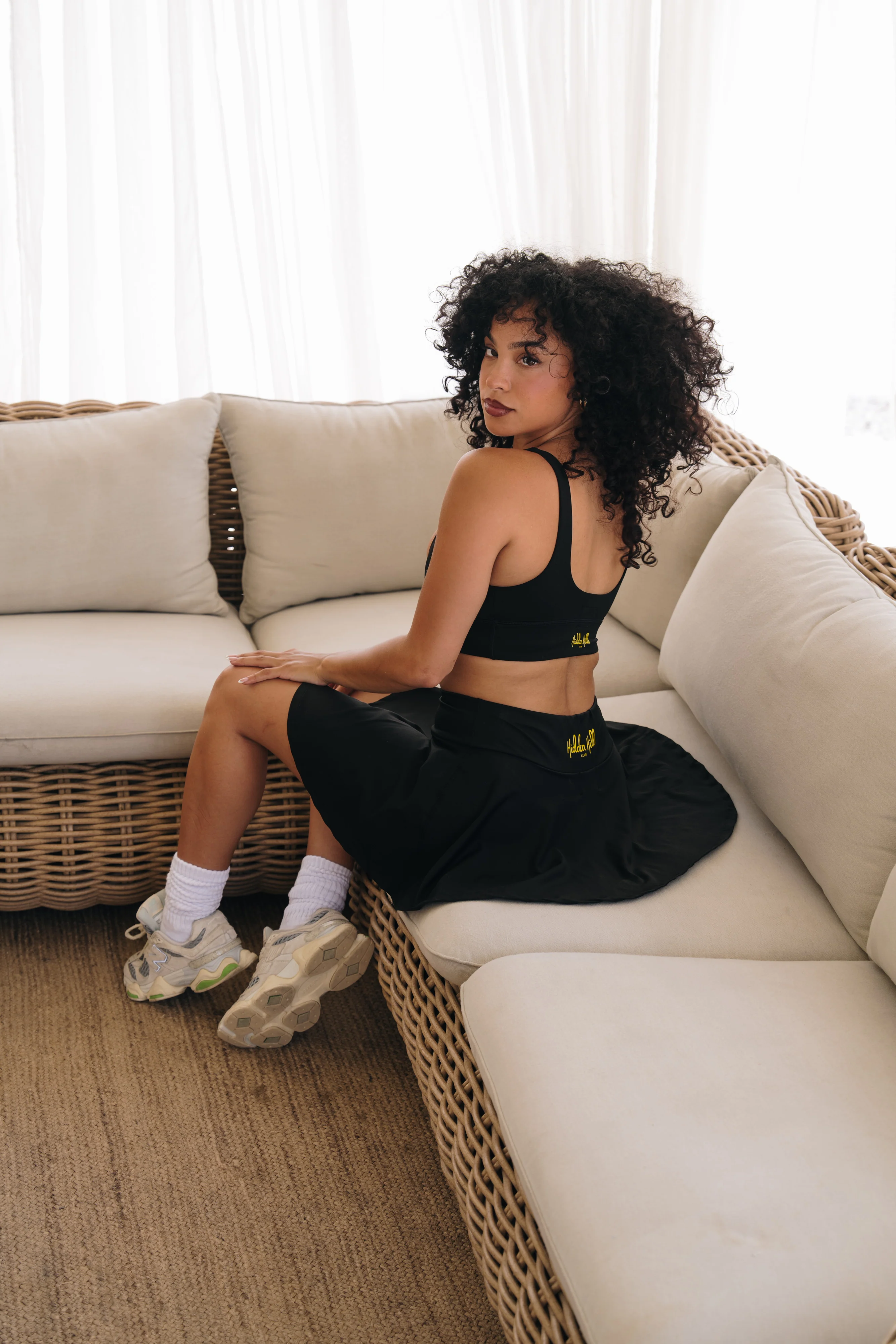 Women's V Scoop Top - Black - Image 5